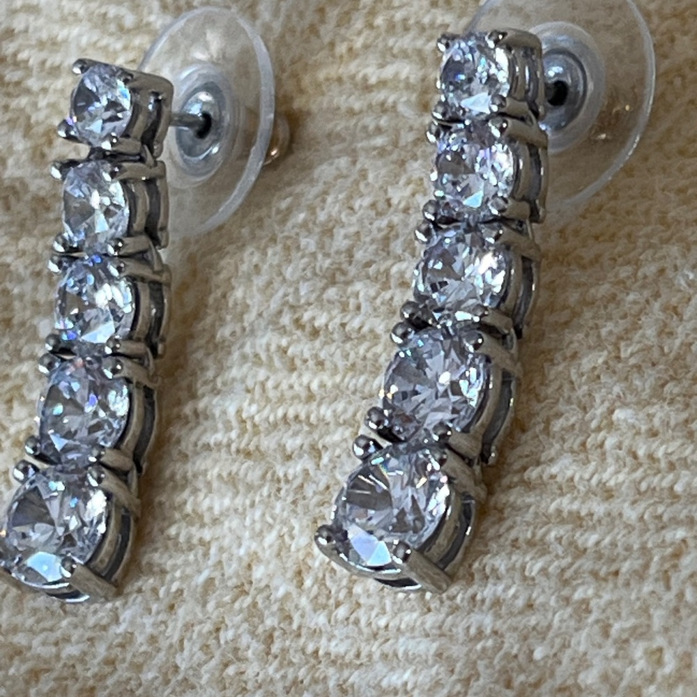Elegant Silver Crystal Drop Earrings